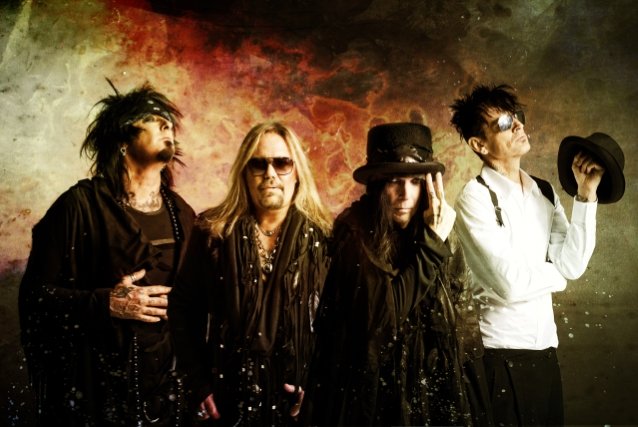 TOMMY LEE Says 'It Would Be An Honor' For MÖTLEY CRÜE To Be Inducted Into ROCK AND ROLL HALL OF FAME